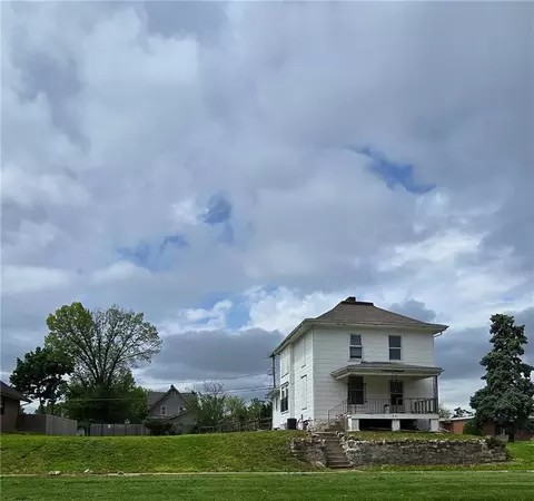 2022 Van Brunt Blvd, Kansas City, MO 64127
