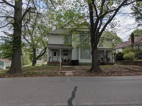 1101 S Broadway St, Leavenworth, KS 66048
