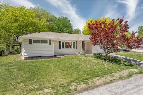 2828 N 32nd St, Saint Joseph, MO 64506