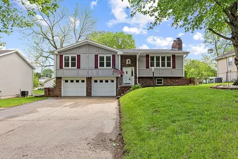 4325 Miller Rd, Saint Joseph, MO 64505