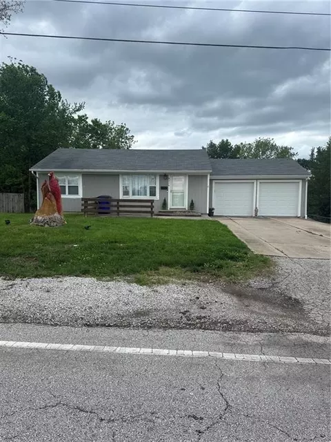 8216 Sterling Ave, Raytown, MO 64138