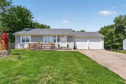 8216 Sterling Ave, Raytown, MO 64138