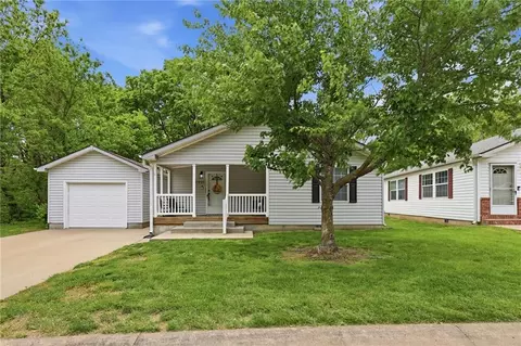 7901 NW 122nd Ct, Kansas City, MO 64163