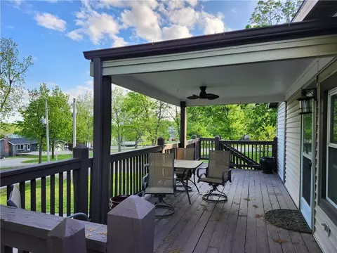 33 Lakeview Ln, Linn Valley, KS 66040