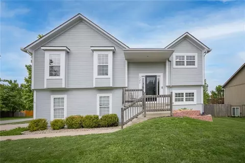 245 W Cheyenne St, Gardner, KS 66030