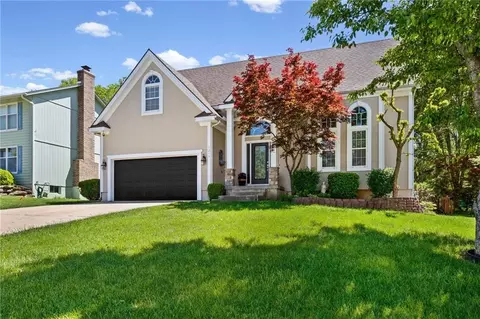 1213 SW Persels Rd, Lees Summit, MO 64081