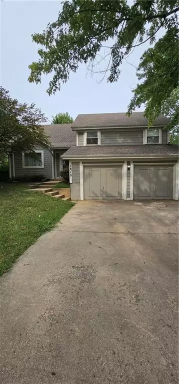 1819 S Stagecoach Dr, Olathe, KS 66062