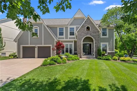 13019 Eby Ln, Overland Park, KS 66213