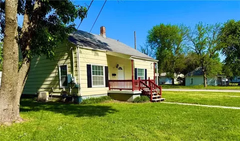 219 N Tower St, Nevada, MO 64772