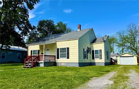 Exterior - 219 N Tower St, Nevada, MO 64772 photo 2 of 2