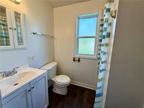 Bath - 219 N Tower St, Nevada, MO 64772 photo 2 of 3