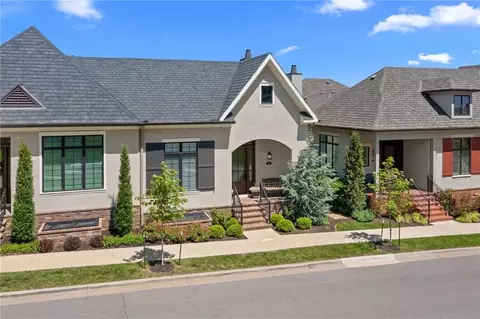 9257 Parkside Dr, Prairie Village, KS 66207