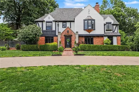 804 W 63rd St, Kansas City, MO 64113