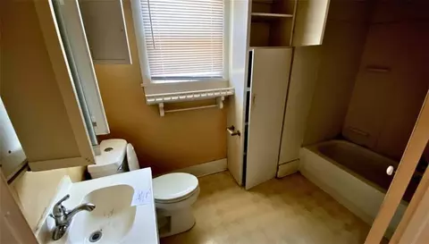 Bath - 309 E Culton St, Warrensburg, MO 64093 photo 1 of 2