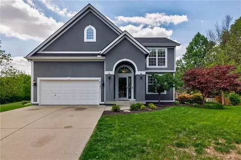 10131 Redbud Ln, Lenexa, KS 66220
