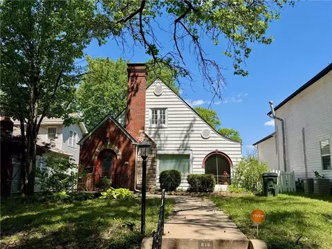 616 Chestnut St, Leavenworth, KS 66048