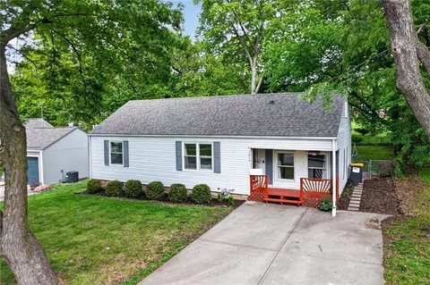 7914 W 60th St, Merriam, KS 66202