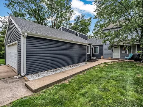 10078 N Locust St, Kansas City, MO 64155