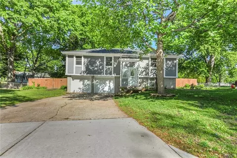 603 S Hamilton Cir, Olathe, KS 66061