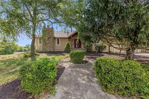 24510 Hospital Dr, Paola, KS 66071