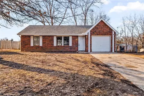 246 SE 101st Rd, Warrensburg, MO 64093