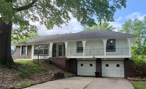 3504 NE 60th St, Gladstone, MO 64119