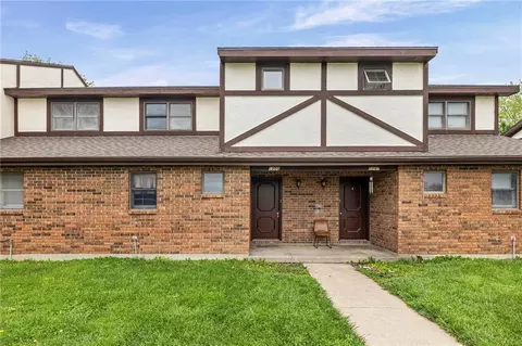 1105 Jeff Cir, Paola, KS 66071