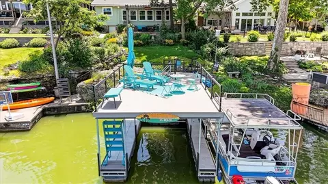 25 Beach Dr, Lake Tapawingo, MO 64015