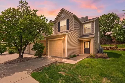 5538 N Fairmount Ave, Kansas City, MO 64118