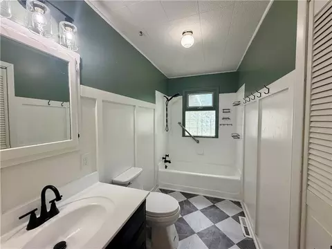 Bath - 205 Hostetter St, Buckner, MO 64016 photo 2 of 3
