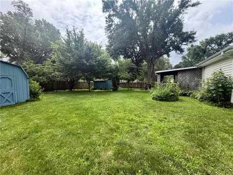 Exterior - 205 Hostetter St, Buckner, MO 64016 photo 5 of 11