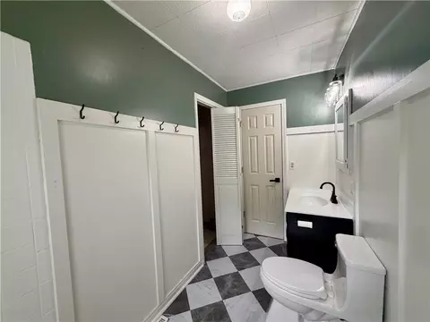 Bath - 205 Hostetter St, Buckner, MO 64016 photo 3 of 3