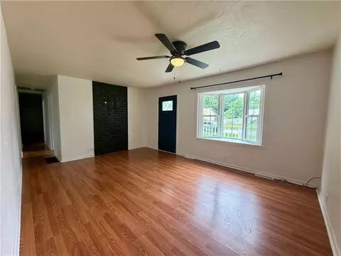 Living - 205 Hostetter St, Buckner, MO 64016 photo 3 of 4