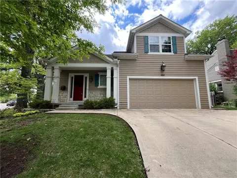 5348 Chadwick Rd, Fairway, KS 66205