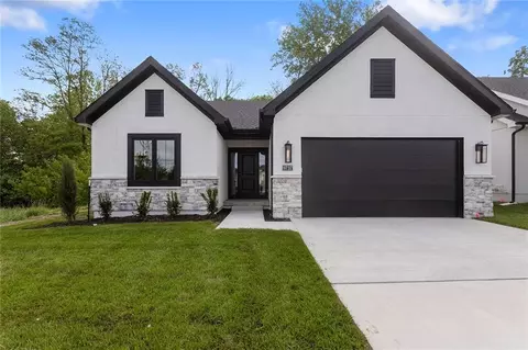 9737 N Lucerne Ave, Kansas City, MO 64153