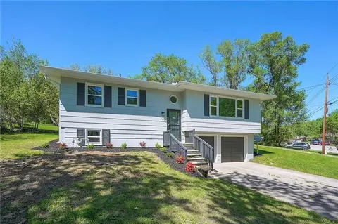 130 Kevin St, Excelsior Springs, MO 64024