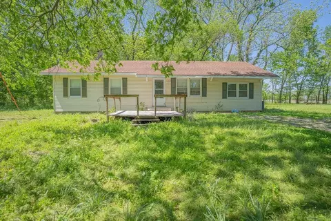 442 128th Ter, Fort Scott, KS 66701