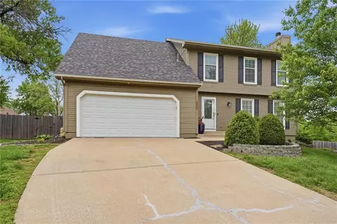 15107 W 83rd Ter, Lenexa, KS 66219