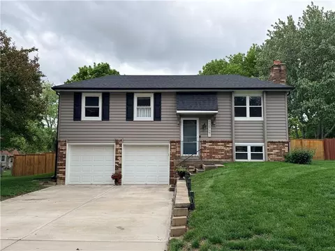 12727 Cardiff St, Olathe, KS 66062