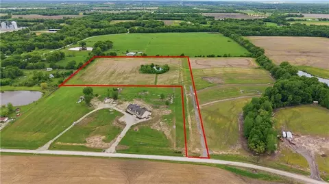 29402 S Sawmill Rd, Harrisonville, MO 64701