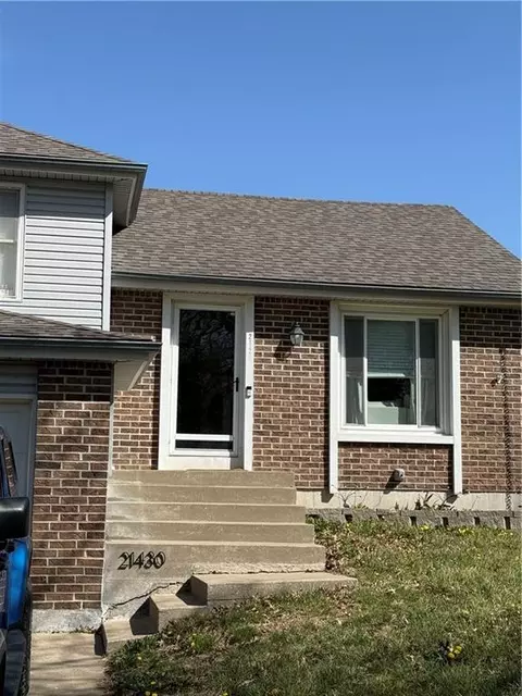 21430 W 181st Ter, Olathe, KS 66062