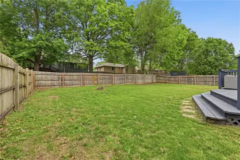 Exterior - 312 SE Onyx Dr, Lees Summit, MO 64063 photo 7 of 8