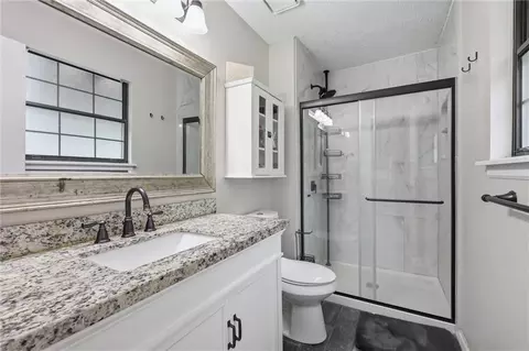 Bath - 312 SE Onyx Dr, Lees Summit, MO 64063 photo 1 of 3