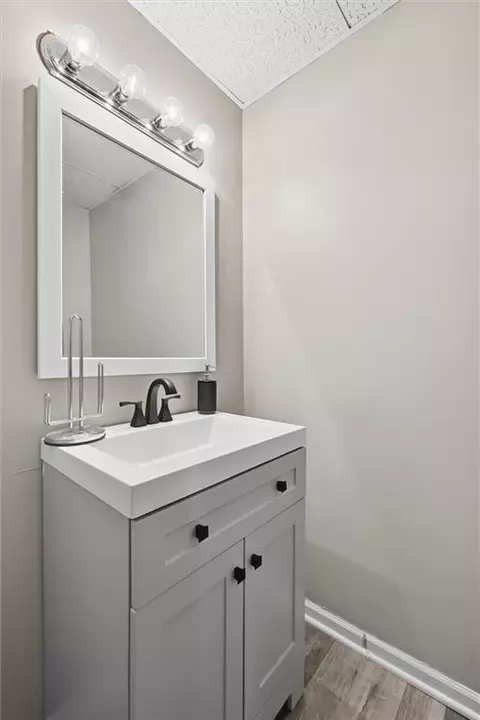 Bath - 312 SE Onyx Dr, Lees Summit, MO 64063 photo 3 of 3