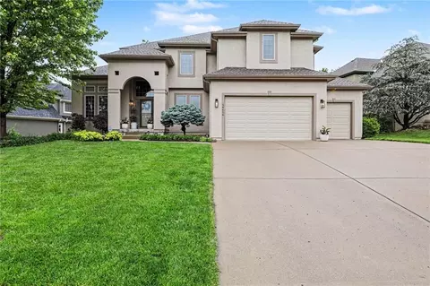 16416 Birch St, Overland Park, KS 66085