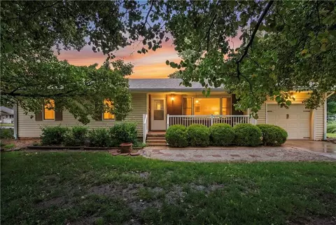 1136 Monroe St, Fredonia, KS 66736