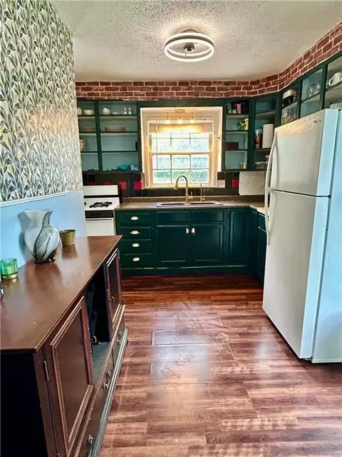 Kitchen - 314 E Vernon St, Nevada, MO 64772 photo 2 of 5
