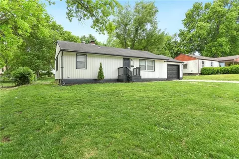 9805 E Gregory St, Raytown, MO 64138