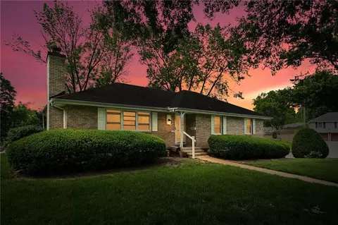 15501 E 44th Ter, Independence, MO 64055