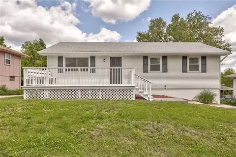 12212 E 32nd St, Independence, MO 64052